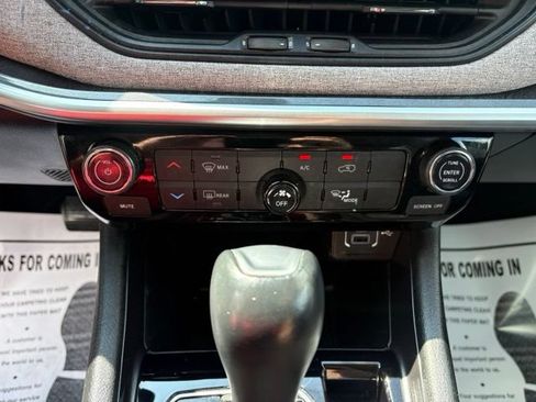 Used 2022 Jeep Compass Latitude FWD image 19