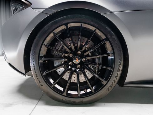 Used 2017 McLaren 570S RWD image 32