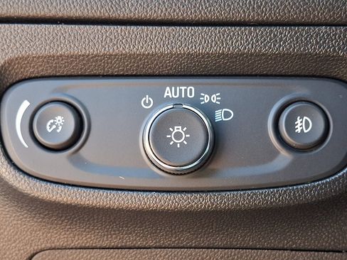 Used 2020 Buick Encore GX Preferred w/ Cold Weather Comfort Package FWD image 25