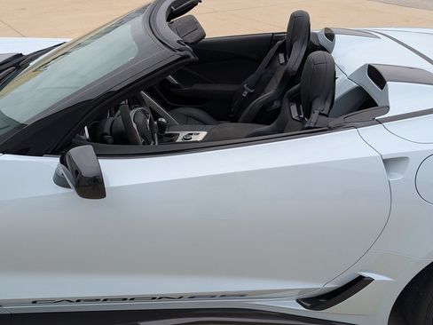 Used 2018 Chevrolet Corvette Z06 w/ Carbon 65 Edition RWD image 28