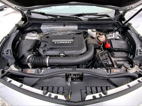 Used 2019 Cadillac XT4 Luxury w/ Cold Weather Package image 9