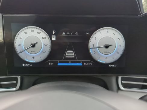 Certified 2025 Hyundai Elantra Limited FWD image 39