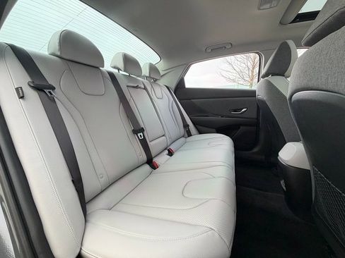 Certified 2024 Hyundai Elantra Limited image 38