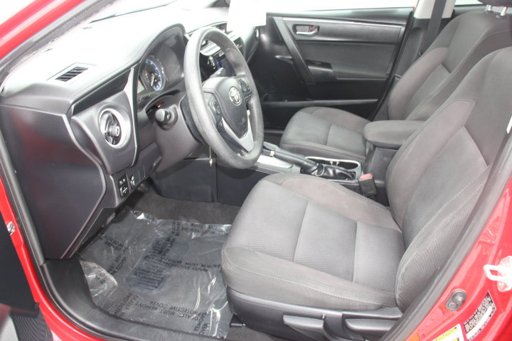 Used 2017 Toyota Corolla LE w/ Carpet Mat Package (TMS) FWD image 11