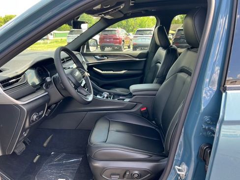New 2026 Jeep Grand Cherokee L Limited AWD/4WD image 4
