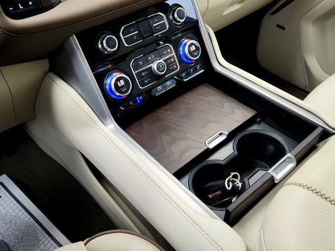 Used 2024 GMC Yukon Denali AWD/4WD image 16