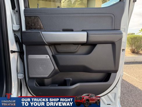 Used 2025 Ford F350 Lariat w/ Black Appearance Package image 26