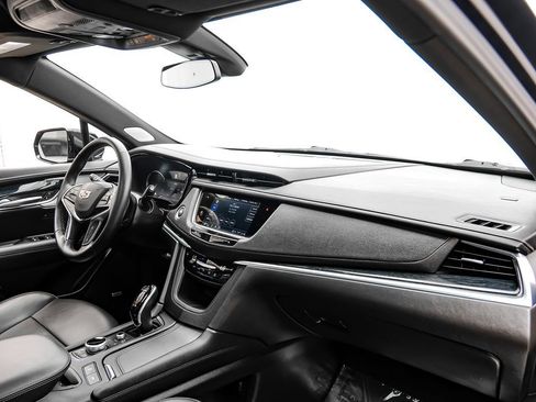 Used 2025 Cadillac XT5 Premium Luxury FWD image 11
