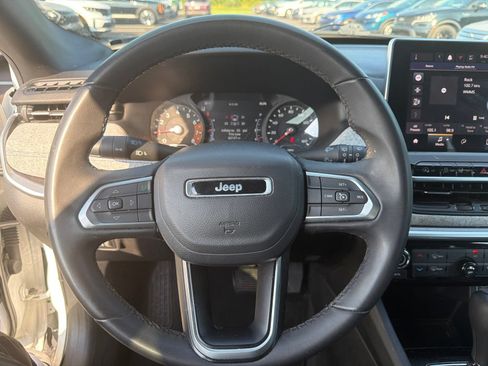 Used 2024 Jeep Compass Latitude AWD/4WD image 14