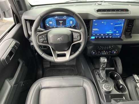 New 2025 Ford Bronco Badlands image 12