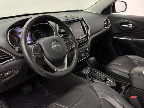 Used 2019 Jeep Cherokee Limited w/ Technology Group FWD image 11
