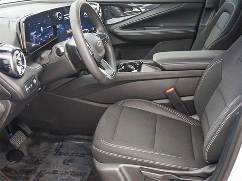 New 2026 Chevrolet Blazer EV LT w/ Midnight/Sport Edition FWD image 19