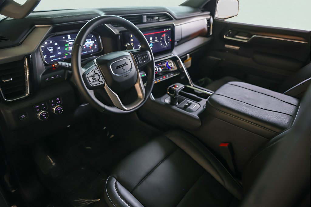 Used 2025 GMC Sierra 1500 Denali w/ Denali Reserve Package AWD/4WD image 12