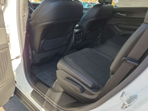 New 2025 Jeep Grand Cherokee L Altitude image 20