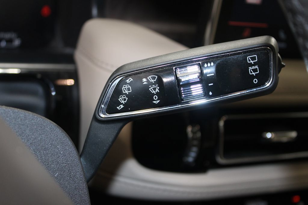 Used 2023 Lincoln Nautilus Reserve AWD/4WD image 40