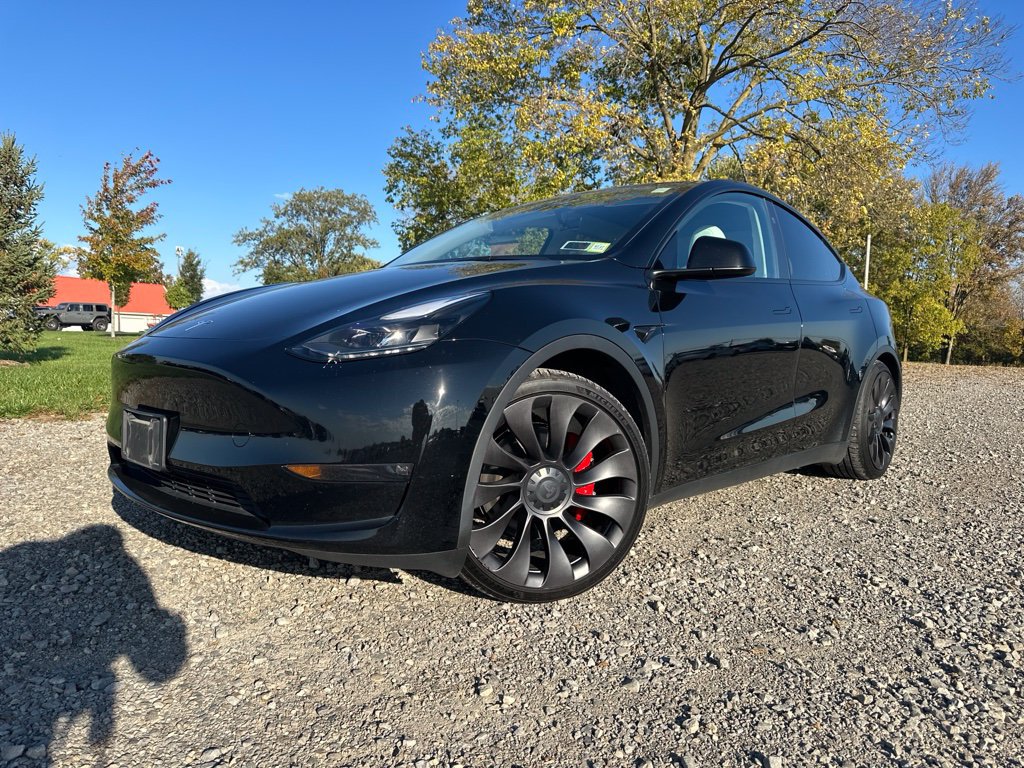 Used 2023 Tesla Model Y Performance AWD/4WD image 1
