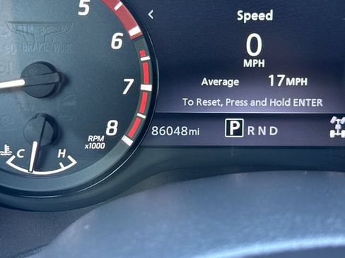 Used 2021 Nissan Titan PRO-4X w/ Pro-4x Convenience Package AWD/4WD image 19