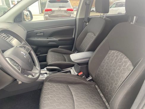 Used 2025 Mitsubishi Outlander Sport ES image 18