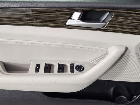 Used 2016 Hyundai Sonata Limited image 9