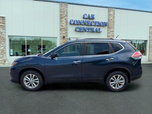 Used 2016 Nissan Rogue SV AWD/4WD image 2
