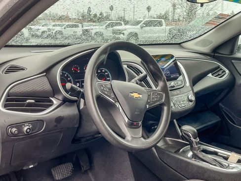 Used 2023 Chevrolet Malibu LT image 9