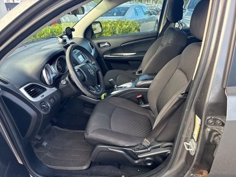 Used 2013 Dodge Journey American Value Package w/ Flexible Seating Group image 4