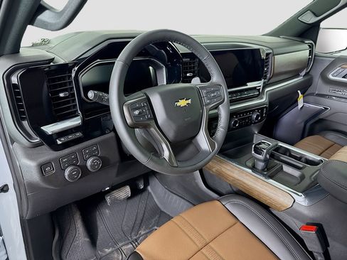New 2026 Chevrolet Silverado 1500 High Country w/ High Country Premium Package AWD/4WD image 9