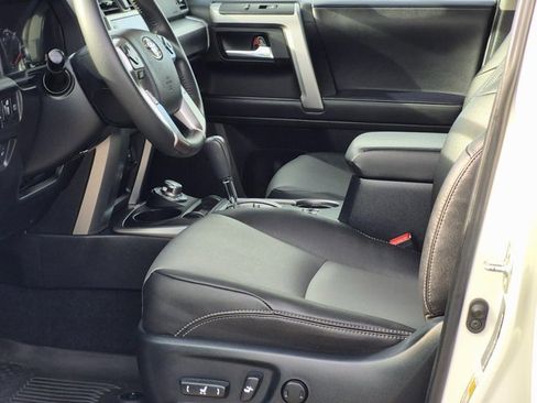 Used 2022 Toyota 4Runner SR5 Premium image 17