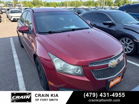 Used 2013 Chevrolet Cruze LT FWD image 1