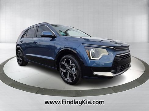 Certified 2025 Kia Niro EX Touring image 3