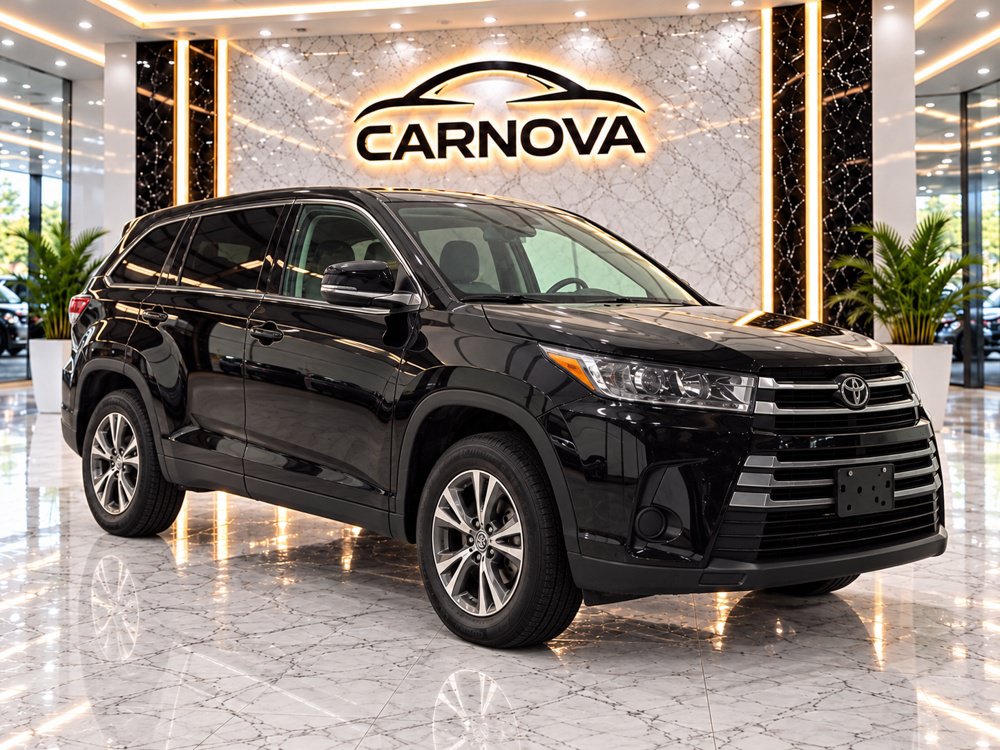Used 2019 Toyota Highlander LE FWD image 1
