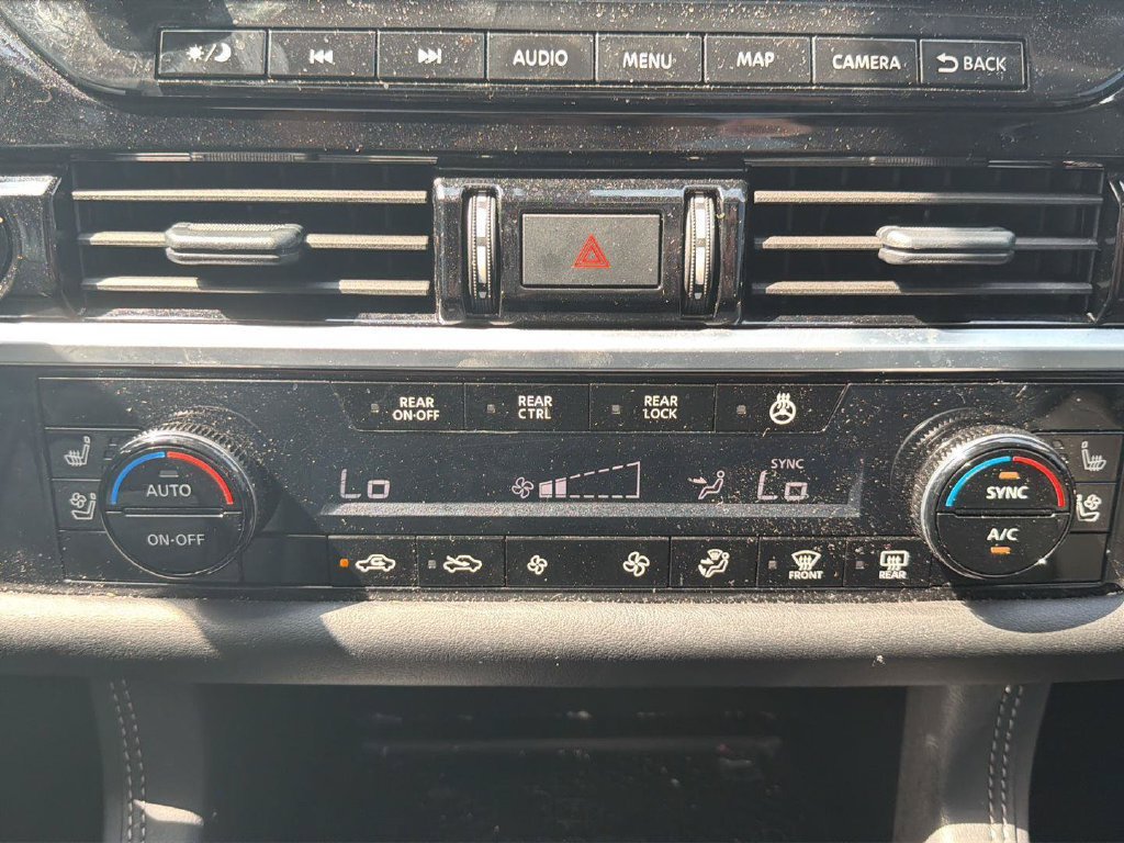 Used 2025 Nissan Pathfinder Platinum AWD/4WD image 22
