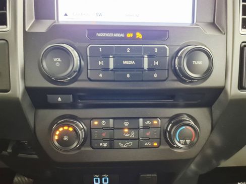 Used 2018 Ford F150 XLT w/ Equipment Group 302A Luxury RWD image 20