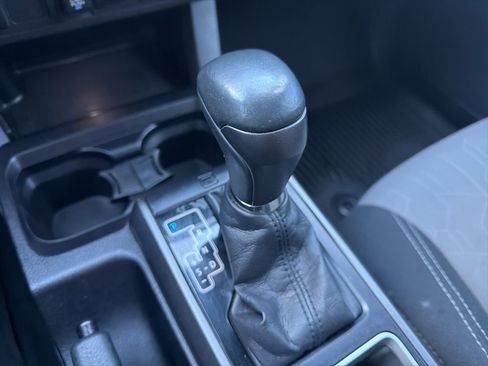 Used 2021 Toyota Tacoma TRD Off-Road image 25