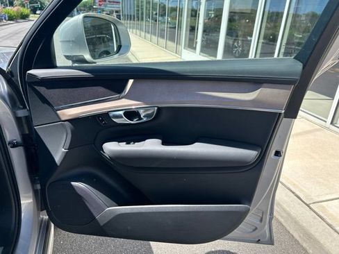 Certified 2025 Volvo XC90 B5 Plus AWD/4WD image 14