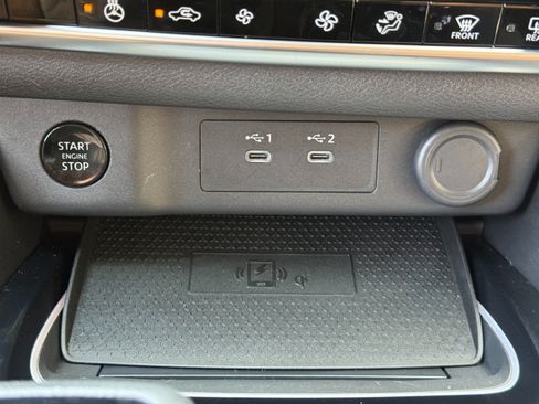 Used 2024 Nissan Rogue SL AWD/4WD image 27