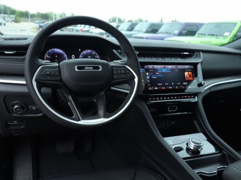 New 2026 Jeep Grand Cherokee L Limited w/ Limited Altitude Package AWD/4WD image 2