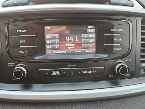 Used 2016 Kia Sorento LX w/ LX Convenience Package image 29