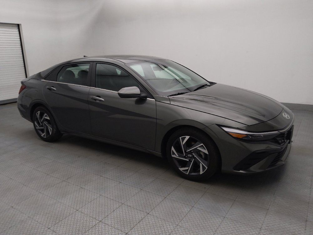 Used 2025 Hyundai Elantra SEL FWD image 11