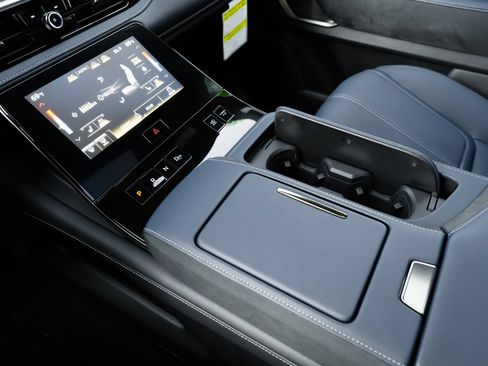 Certified 2026 INFINITI QX80 4WD image 10