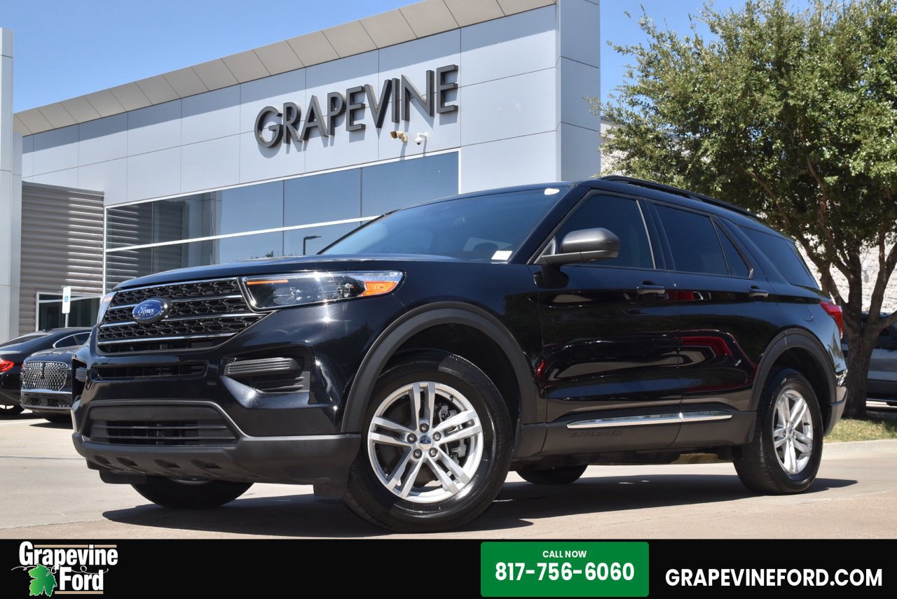 Used 2023 Ford Explorer XLT AWD/4WD image 1