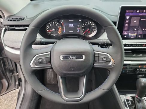 Used 2022 Jeep Compass Latitude FWD image 22