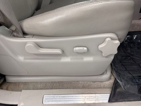 Used 2008 Chevrolet Suburban LT w/ LT Preferred Equipment Group AWD/4WD image 23