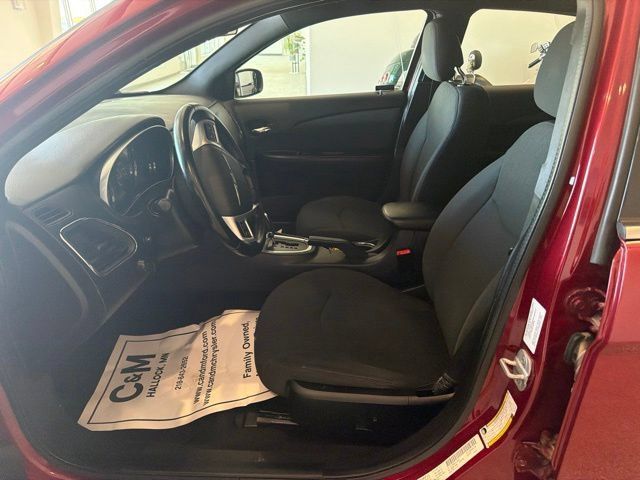 Used 2012 Chrysler 200 Touring FWD image 8