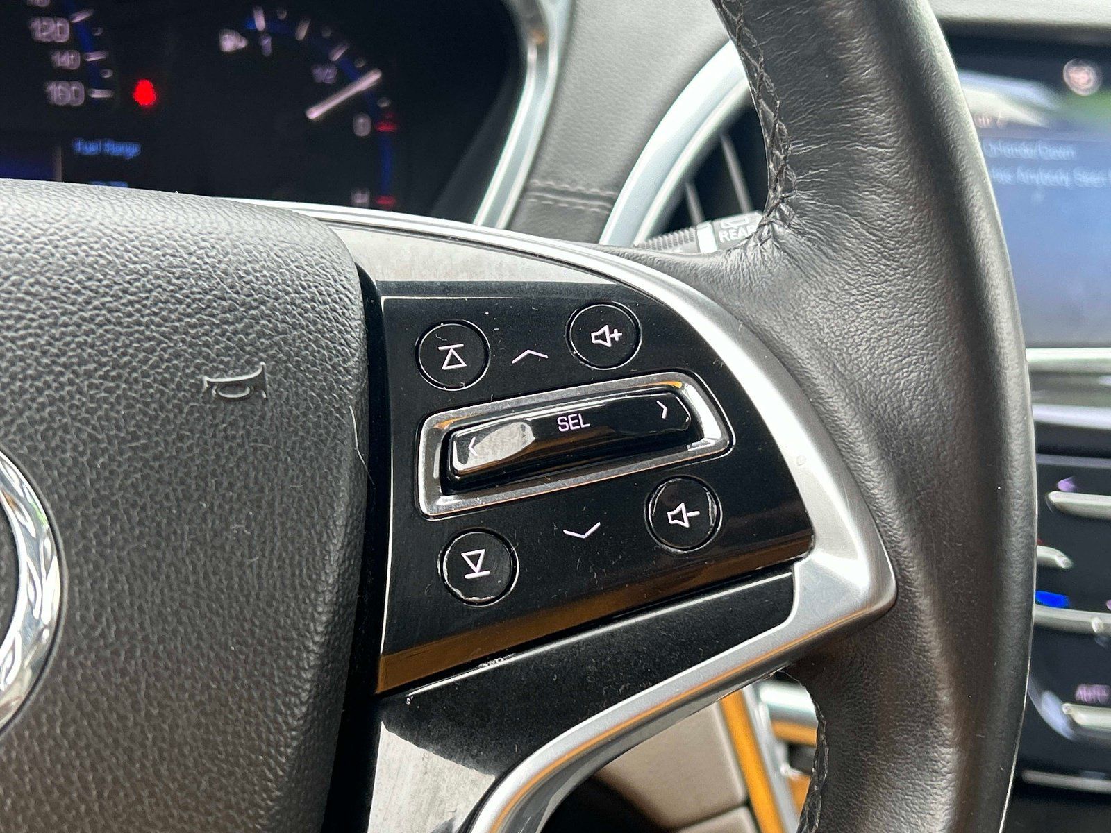 Used 2014 Cadillac SRX FWD image 23
