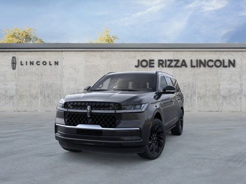 New 2025 Lincoln Navigator Reserve w/ Jet Appearance Package AWD/4WD image 2