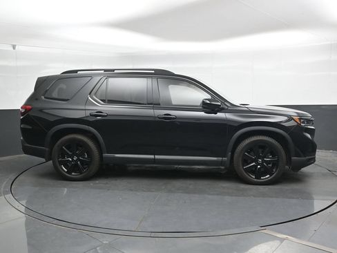 Used 2025 Honda Pilot Black Edition image 5