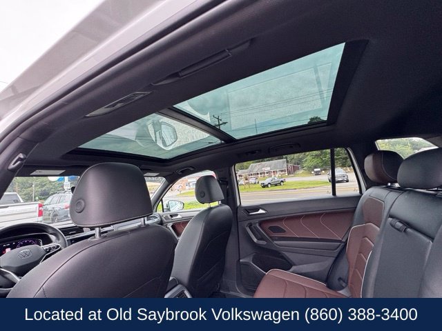 Used 2022 Volkswagen Tiguan SEL R-Line AWD/4WD image 11