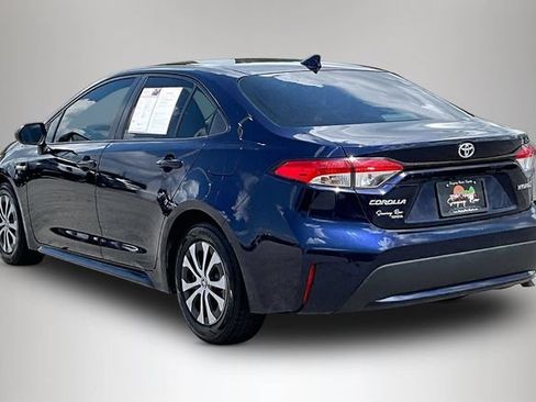 Used 2021 Toyota Corolla LE FWD image 4