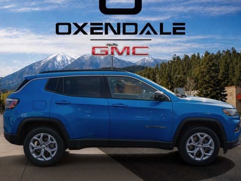 Used 2024 Jeep Compass Latitude AWD/4WD image 6